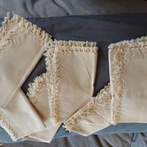 NWOT Set Of 6 Cream Fringe Cloth Napkins